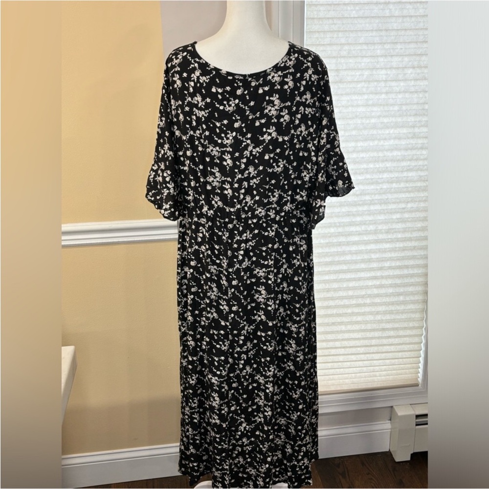 Women’s SHEIN Floral Black&White Short Sleeve Dress. No Tag-Never Worn. Size 1X